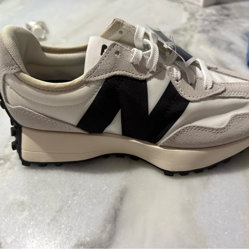 New Balance 327 Womens 6 Sea Salt White Black Suede Casual Sneakers